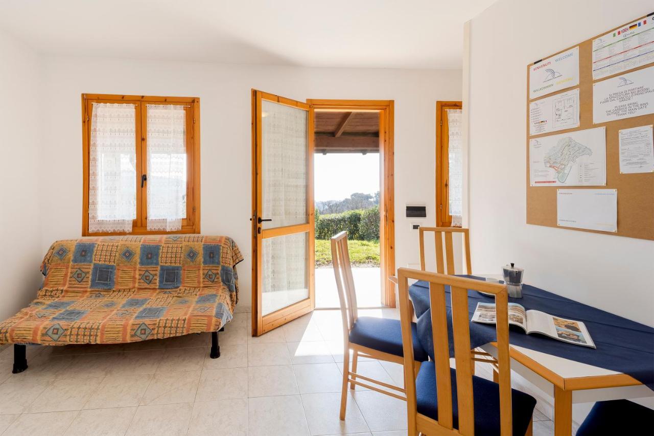 Villino Garden & Pool Hotel Marina dʼMarina dʼAndora Екстериор снимка
