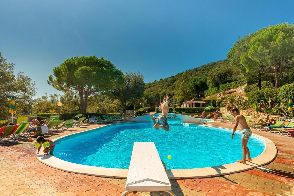 Villino Garden & Pool Hotel Marina dʼMarina dʼAndora Екстериор снимка