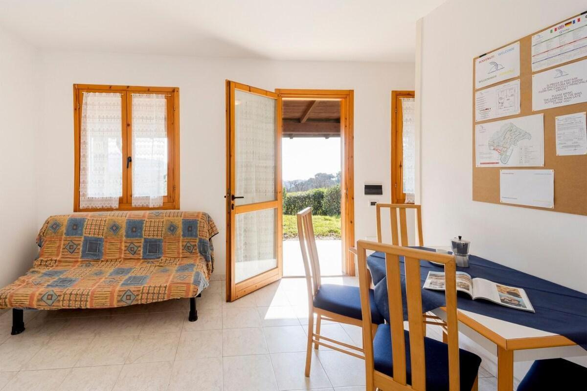Villino Garden & Pool Hotel Marina dʼMarina dʼAndora Екстериор снимка