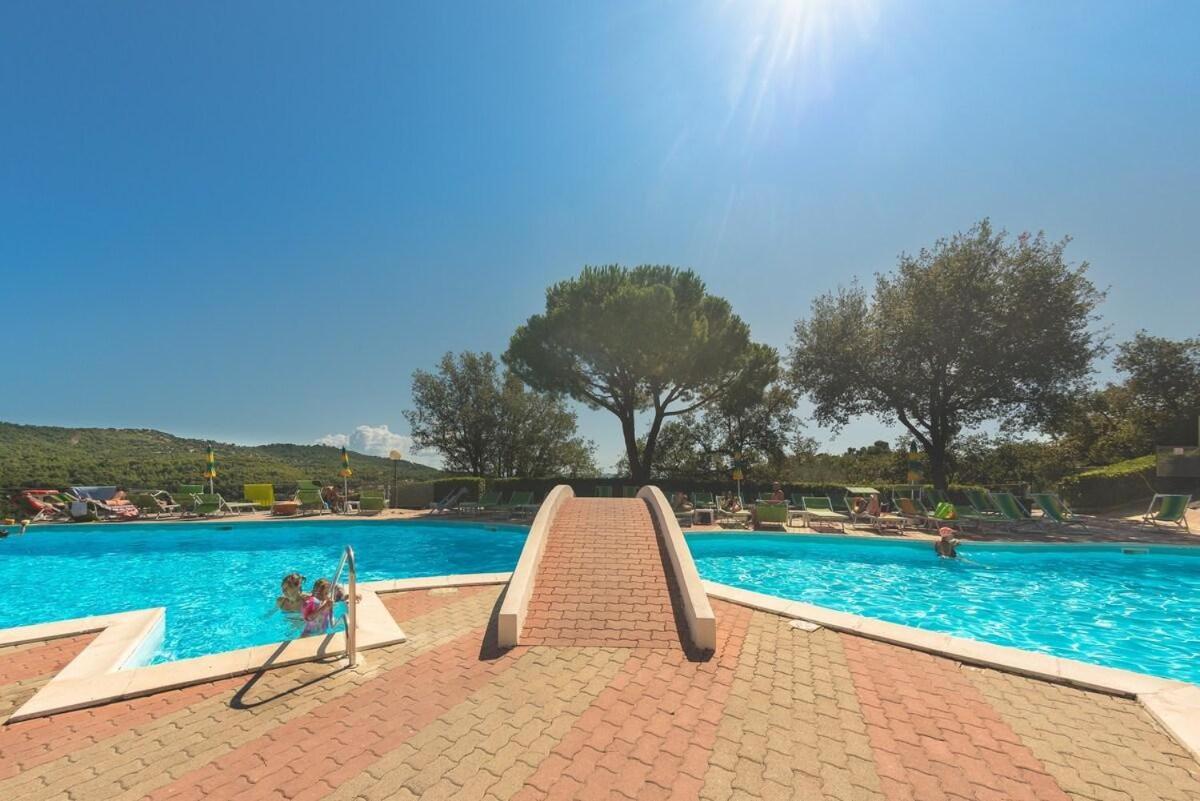 Villino Garden & Pool Hotel Marina dʼMarina dʼAndora Екстериор снимка