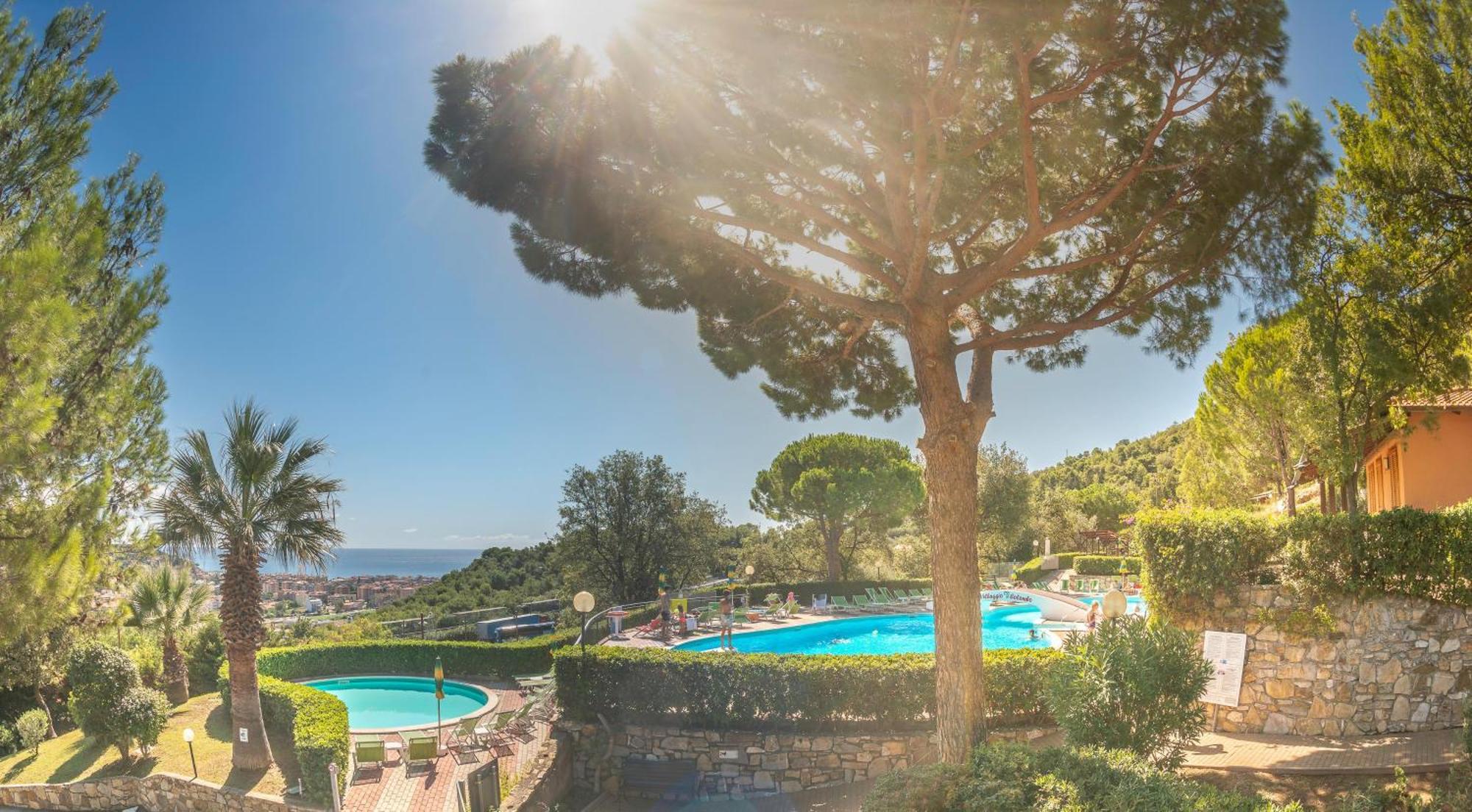 Villino Garden & Pool Hotel Marina dʼMarina dʼAndora Екстериор снимка