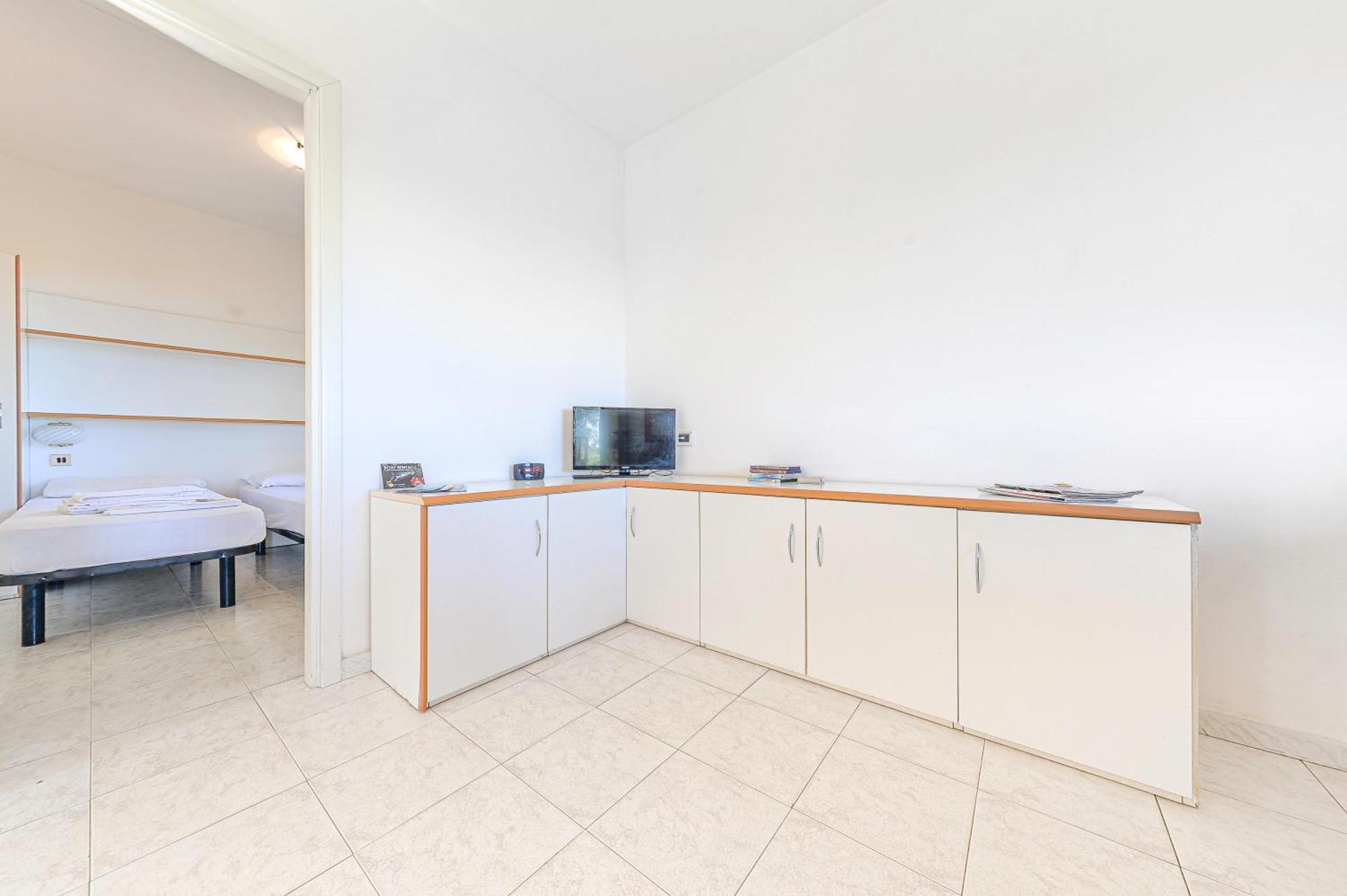 Villino Garden & Pool Hotel Marina dʼMarina dʼAndora Екстериор снимка
